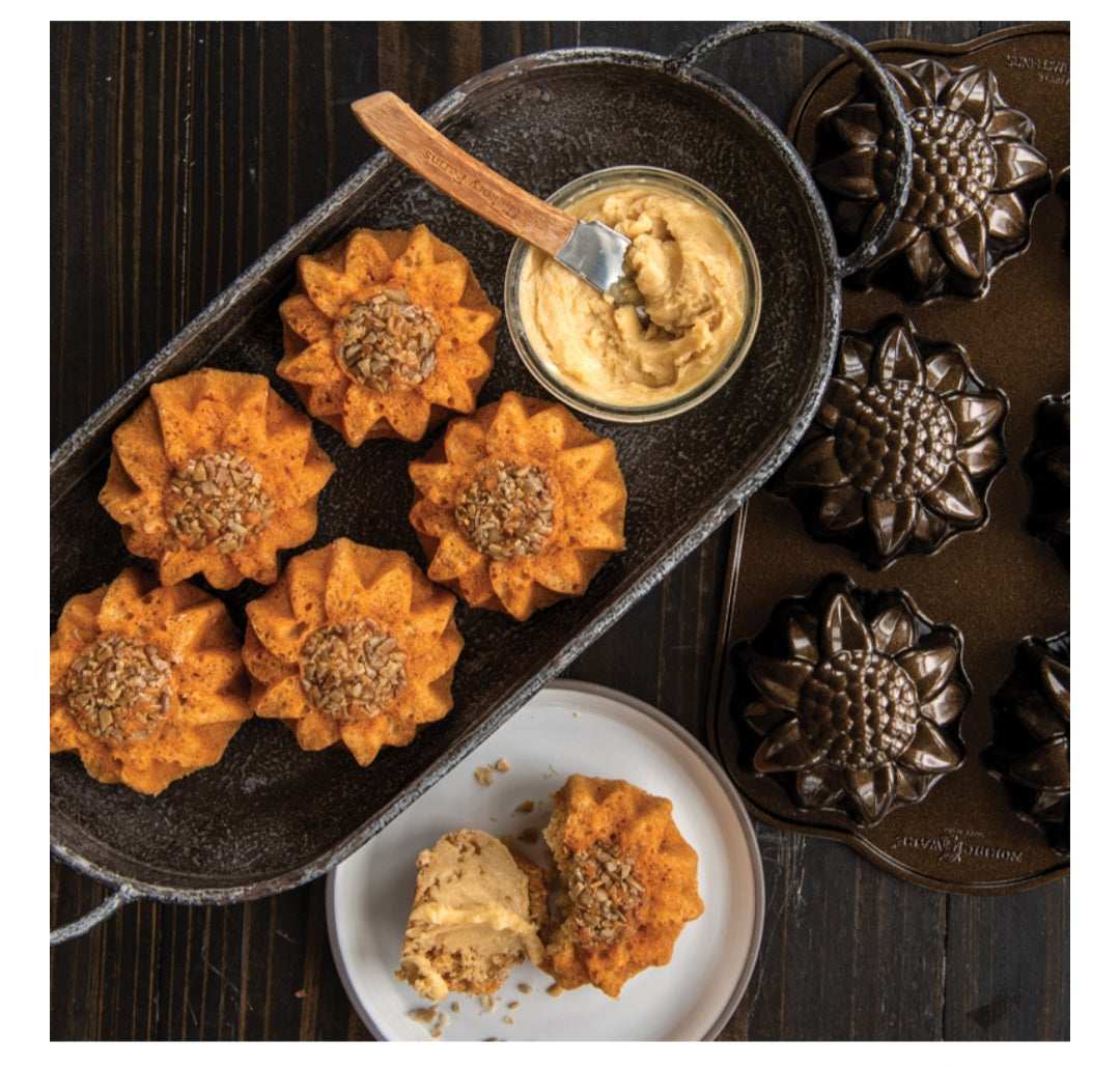 Nordic Ware Sunflower Cakelet Pan