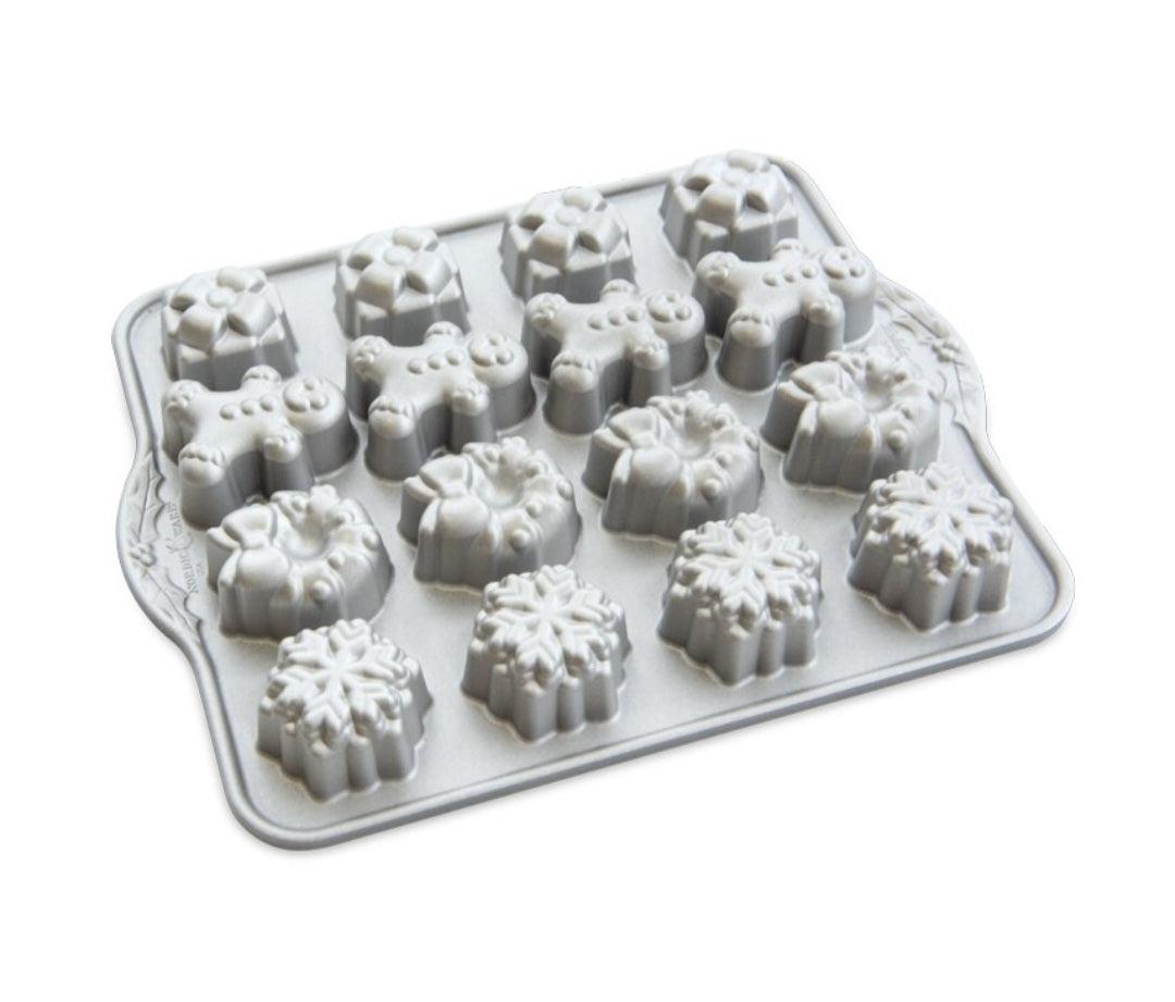 Nordic Ware Holiday Teacakes Cakelet Pan