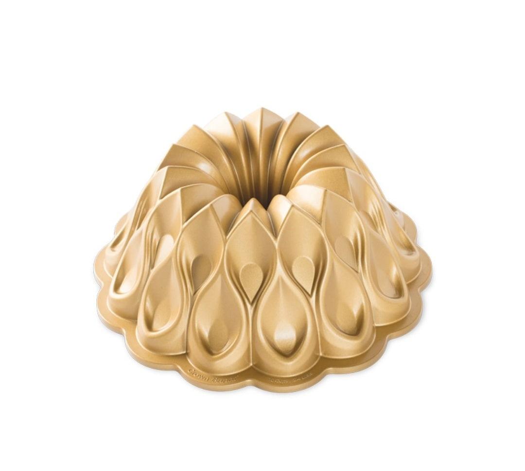 Nordic Ware Crown Bundt Pan